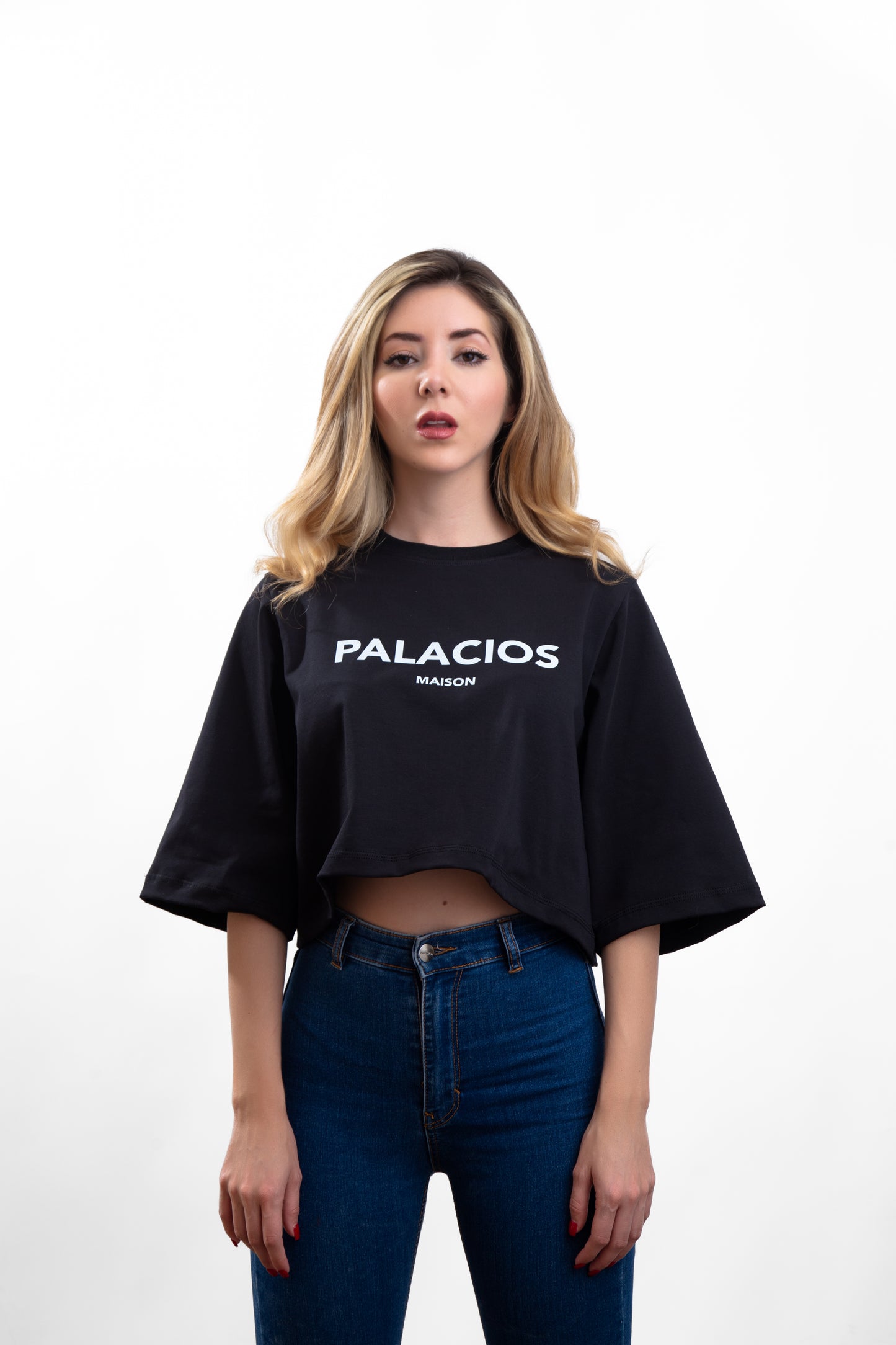 TOP CROP NEGRO EN ALGODON EGIPCIO CON ESTAMPADO LOGO PALACIOS