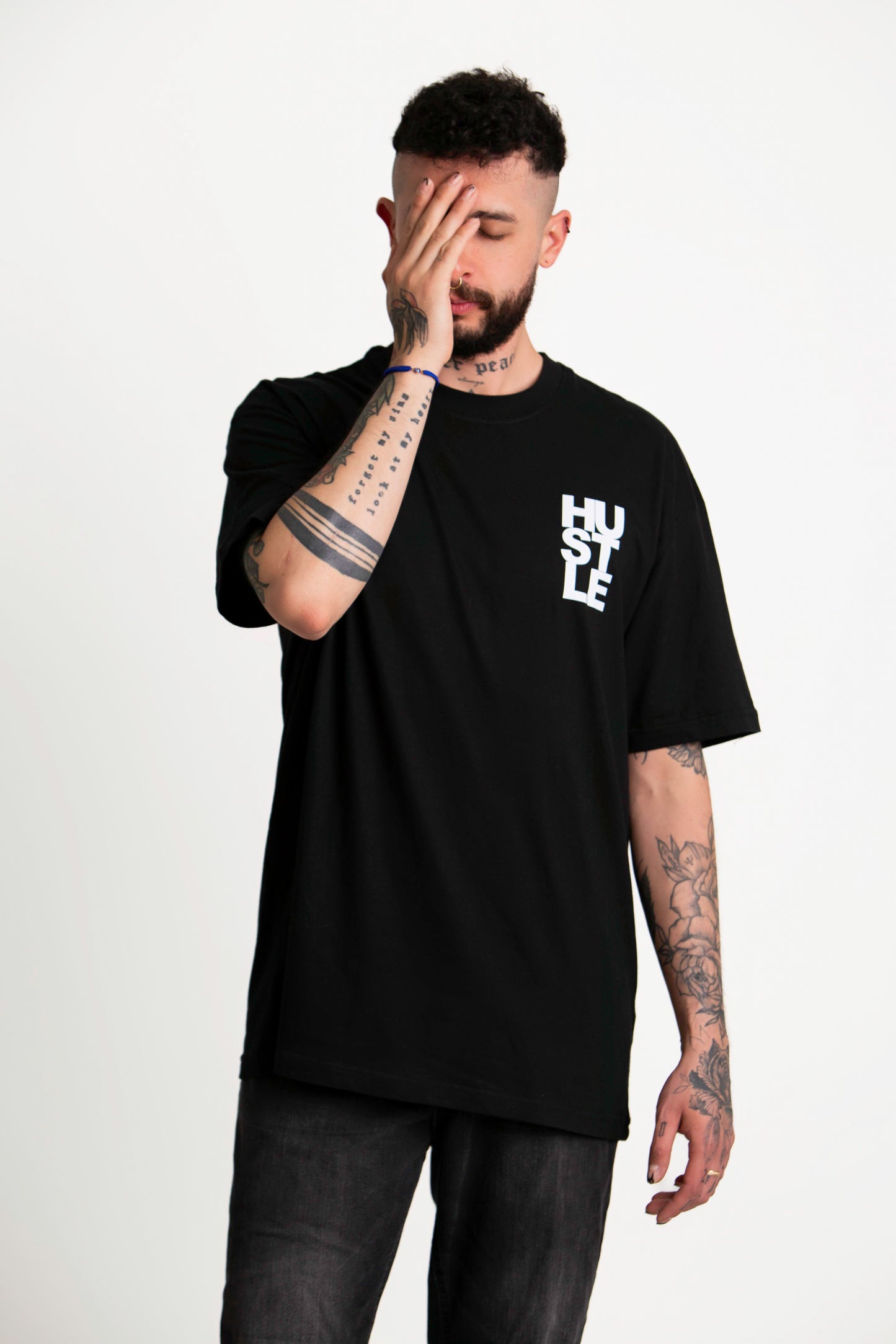 HUSTLE USD OVERSIZE NEGRA